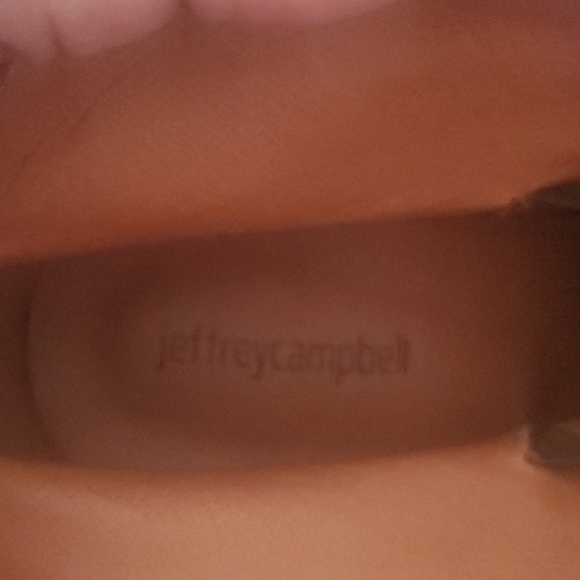 shoes - Picture 6 of 7